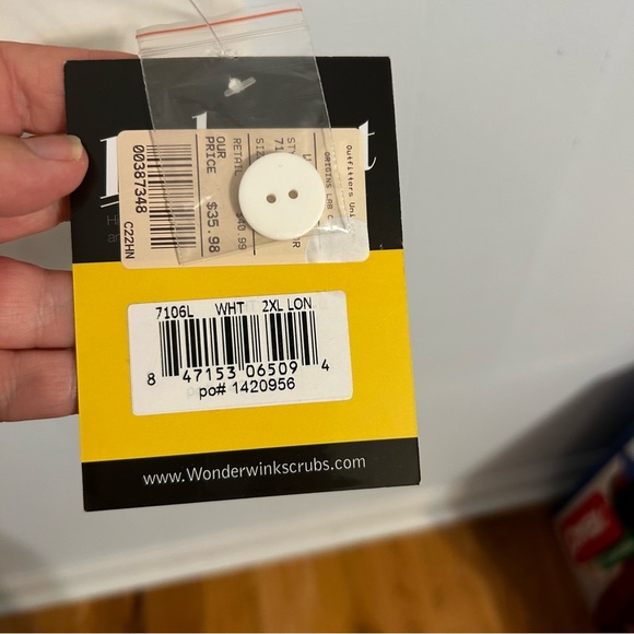 White Lab Coat size 2xl Wonder wink. Unisex. Button up. - Picture 6 of 9